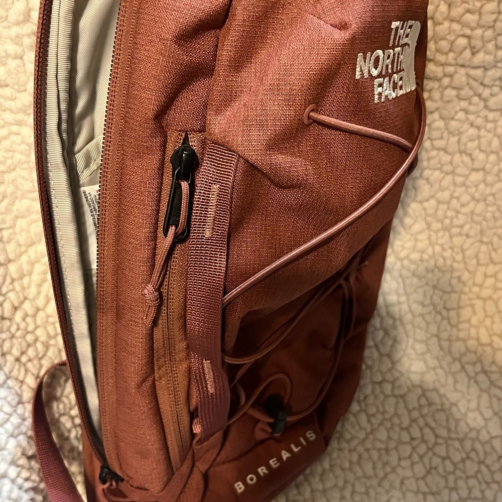 The North Face Borealis Sling Backpack New Condition - Picture 8 of 10